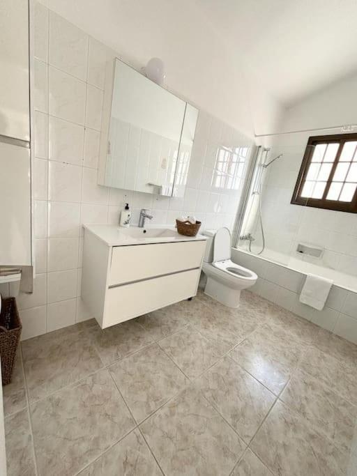 Chara Spectacular Panoramic Views! Villa