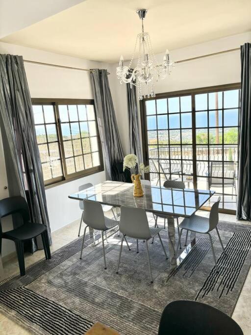 Villa Chara Spectacular Panoramic Views! Peyia