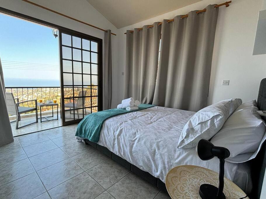 Chara Spectacular Panoramic Views! *